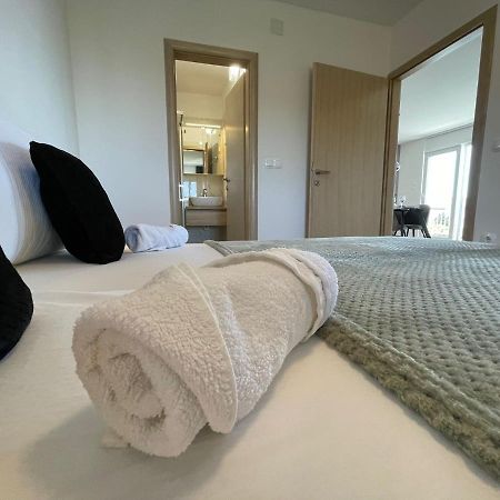 Apartmani Starigrad Paklenica - Danijel Esterno foto
