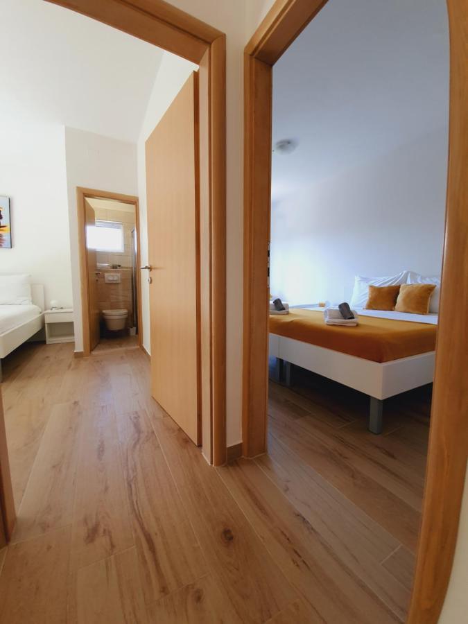 Apartmani Starigrad Paklenica - Danijel Esterno foto