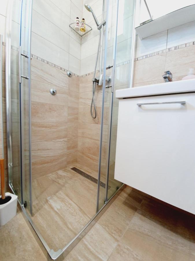 Apartmani Starigrad Paklenica - Danijel Esterno foto