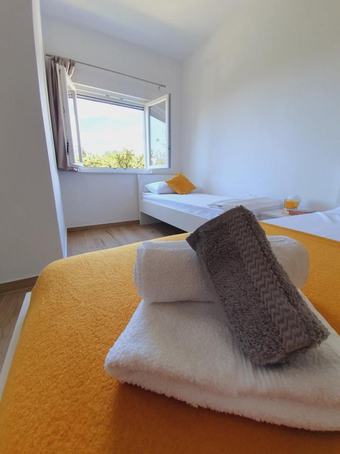 Apartmani Starigrad Paklenica - Danijel Esterno foto
