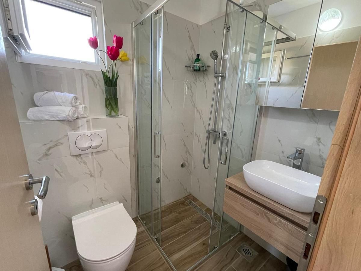 Apartmani Starigrad Paklenica - Danijel Esterno foto