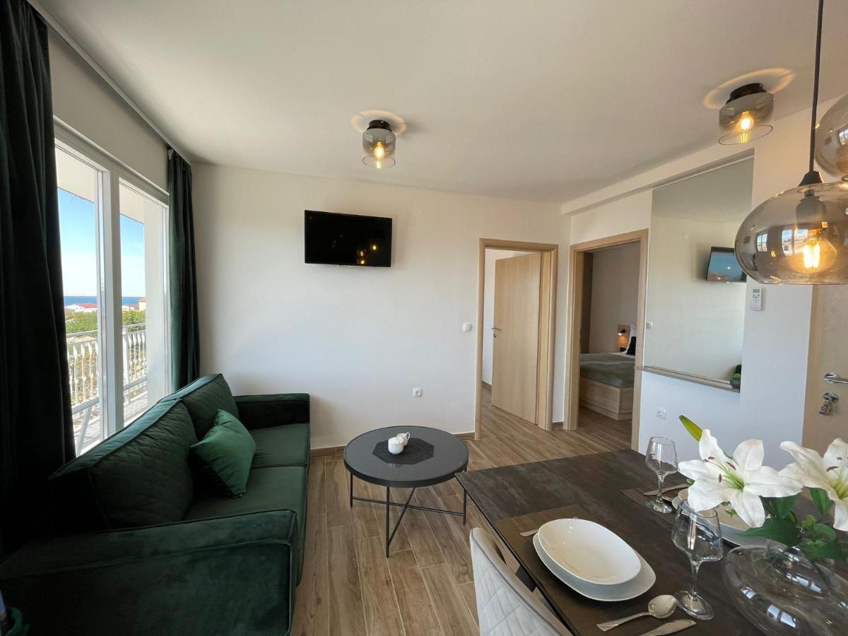 Apartmani Starigrad Paklenica - Danijel Esterno foto