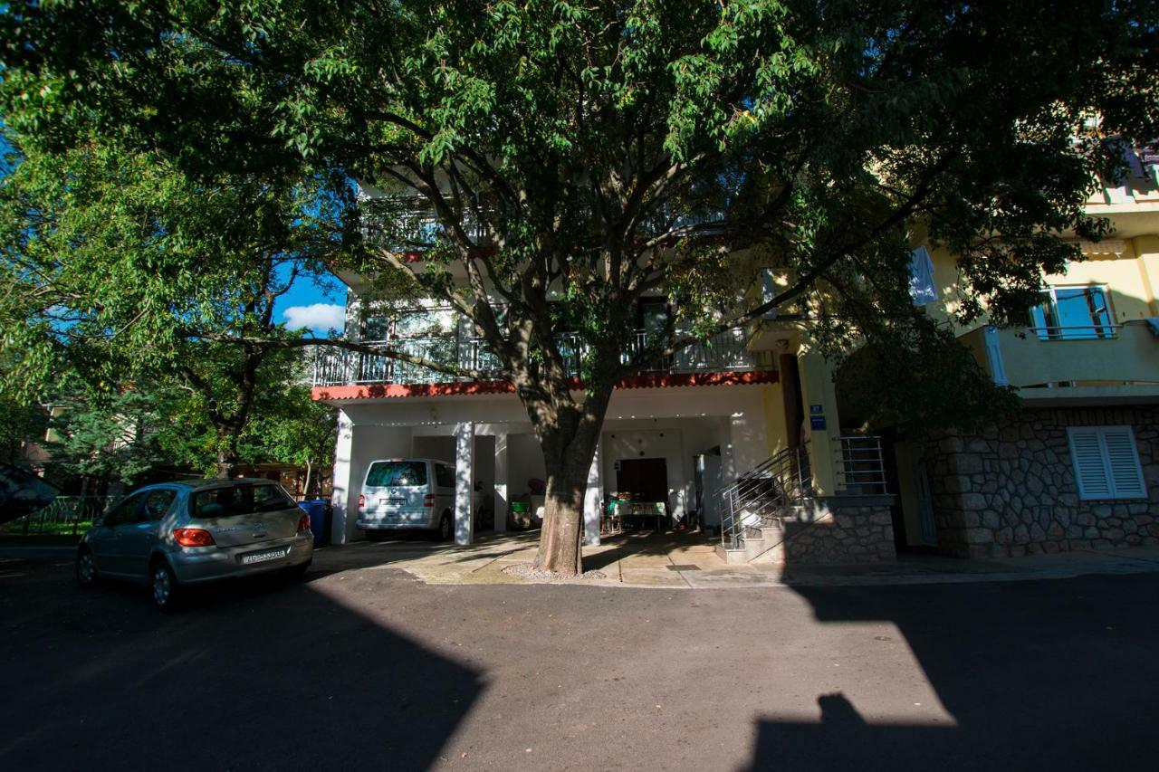 Apartmani Starigrad Paklenica - Danijel Esterno foto