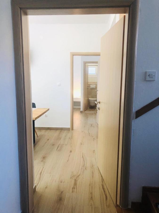 Apartmani Starigrad Paklenica - Danijel Esterno foto